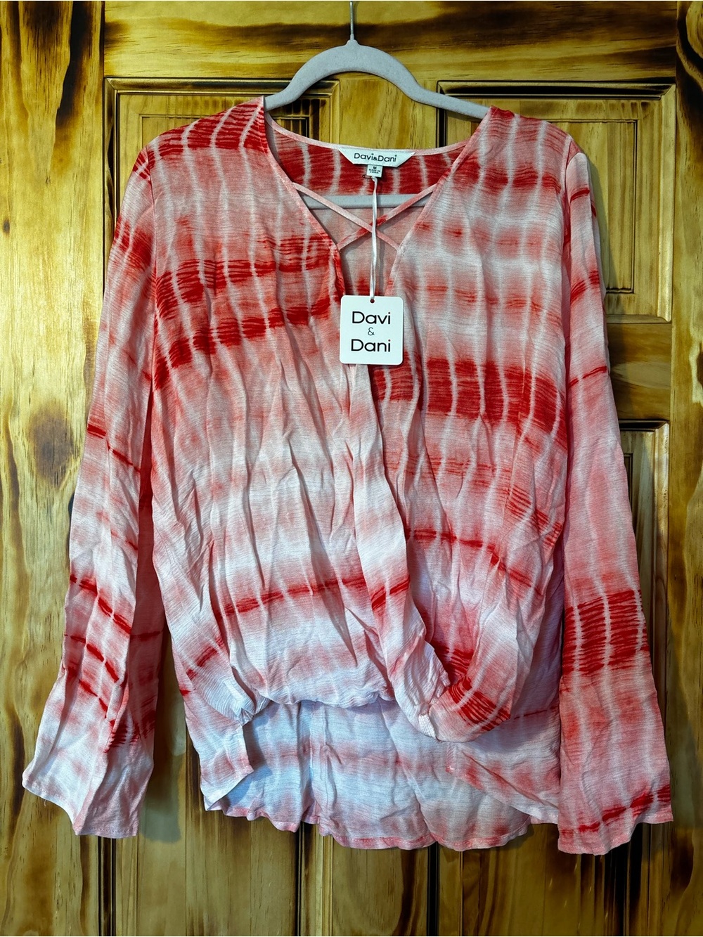 DAVI & DANI Red and White Tie-Dye V-Neck Long Sleeve Blouse